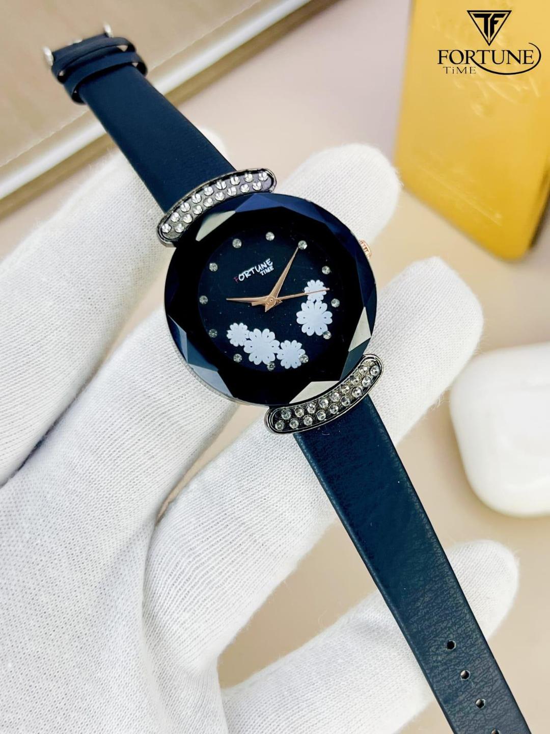 Chic Women's Quartz Watch - Stylish Analogue Timepiece, 1 Pc