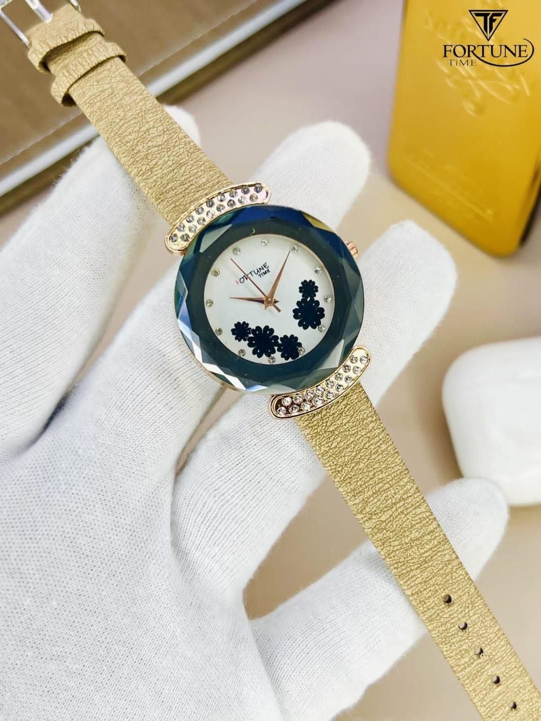 Chic Women's Quartz Watch - Stylish Analogue Timepiece, 1 Pc