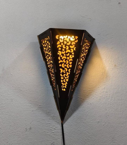 Scone Shaped Wooden Wall Hanging Lamp